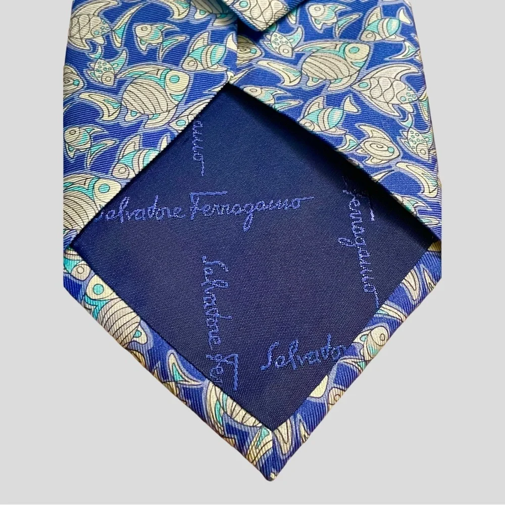 SALVATORE FERRAGAMO SILK TIE ITALY